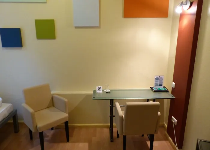 Hotel Arthotel Connection 3*